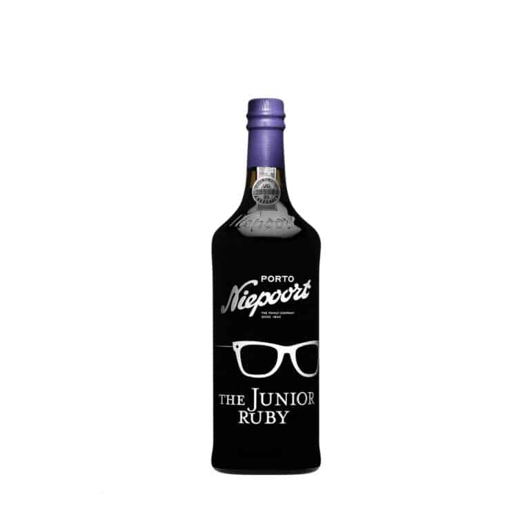 Niepoort The Junior Ruby Port With its concentrated tannins, it is a full-bodied wine with a fine aroma of intense dark plums and blackberries with a hint of chocolate. On the palate exhibits good freshness with well integrated dark fruits.