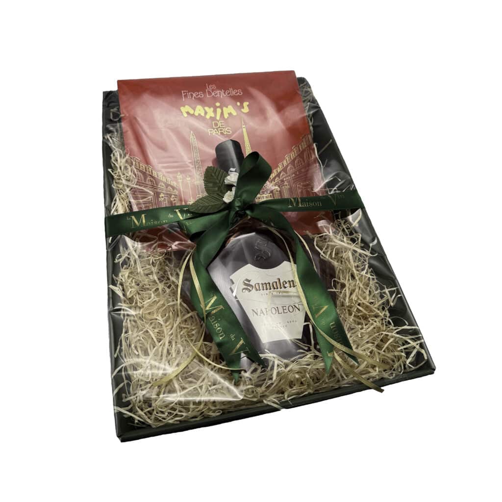GIFT TRAY WITH SAMALENS NAPOLEON ARMAGNAC & MAXIMS CHOCOLATES, gift basket, armagnac -la maison du vin
