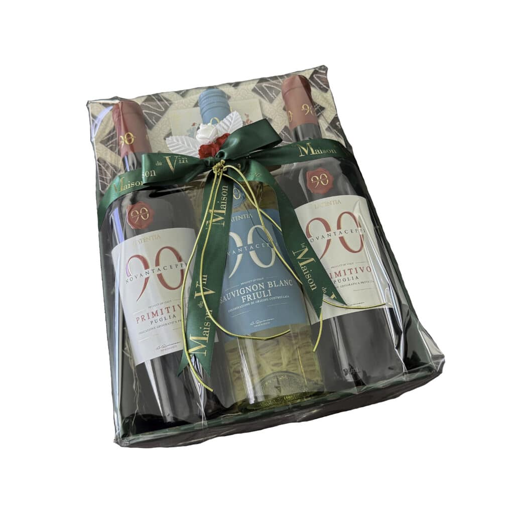GIFT TRAY WITH 2 PRIMITIVO + 1 SAUVIGNON BLANC LATENTIA AND BISCUITS - corporate gifts - christmas gifts - birthday wine gift idea - la maison du vin