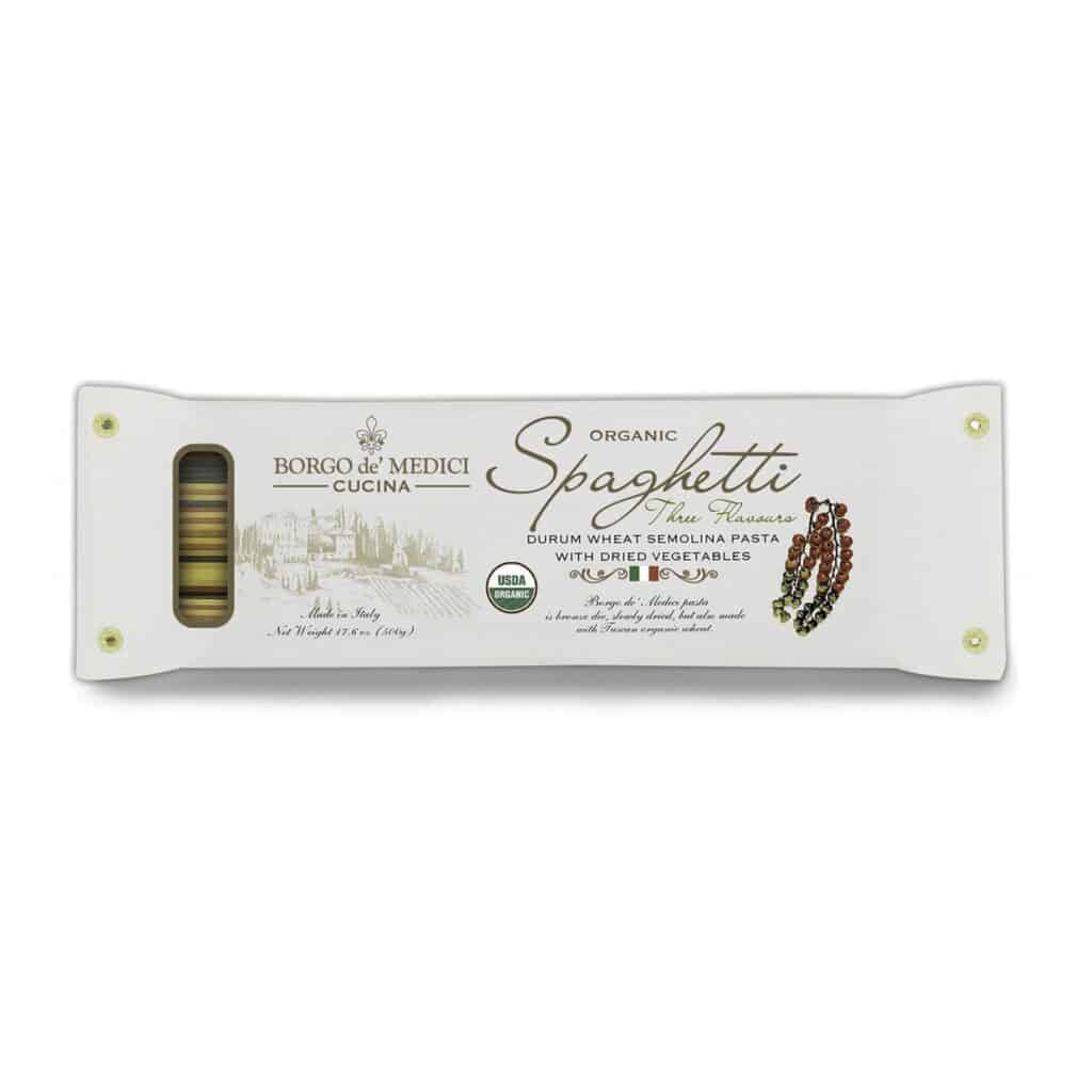 Three-color spaghetti Borgo de 'Medici is a delicious and colorful pasta dish that will amaze your guests. Prepared with the best flour and organic ingredients, they are perfect to be served on any occasion