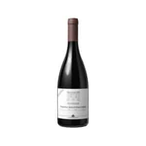An elegant wine with solid structure, deep ruby colour and complex aroma that recalls marasca cherries and blackberries, followed by notes of violet, light mentholated hints and a spicy finish. A wine of great concentration, fruity and slightly balsamic, it has soft and velvety tannins with a long, lingering finish.